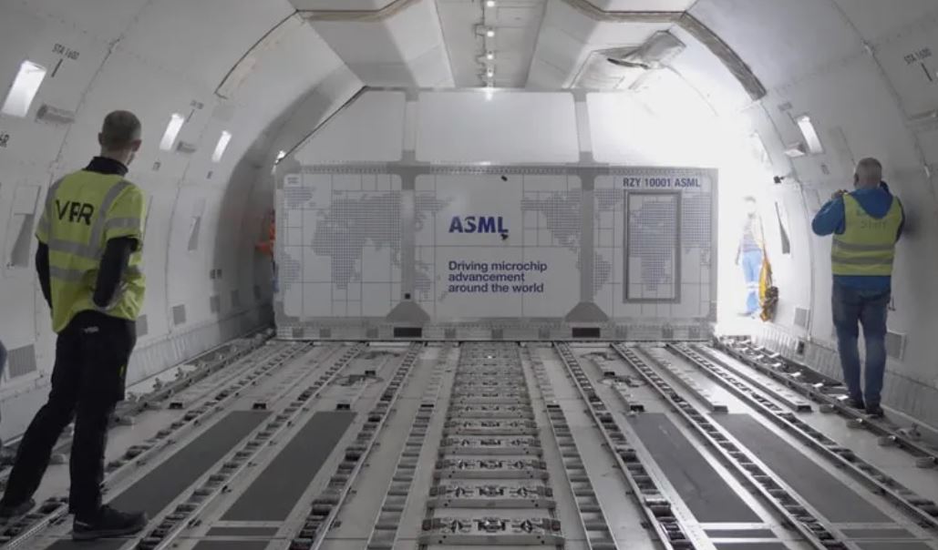 ASML выплатит 45 тысячам сотрудников по всему миру по 20 тысяч евро в виде акций - 1